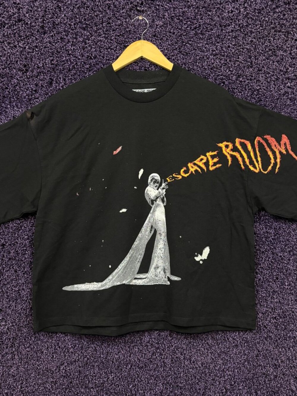 Escape Room by Teyana Taylor Fire Pistols Oversize T-Shirt M